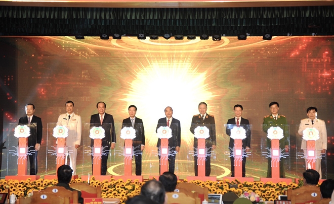 Khai trương Hệ thống Cơ sở dữ liệu quốc gia về dân cư và Hệ thống Sản xuất, cấp và quản lý căn cước công dân