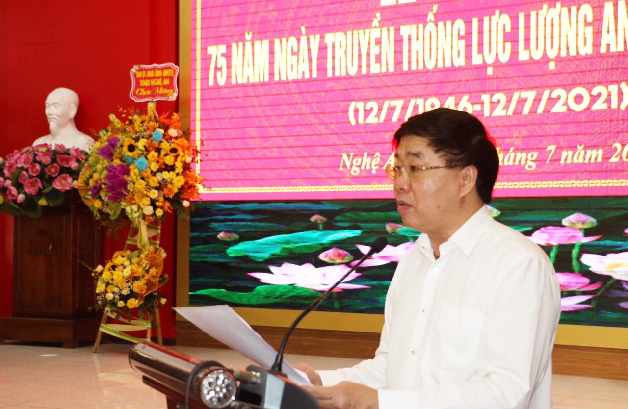 Đồng chí Nguyễn Văn Thông, Phó Bí thư thường trực Tỉnh uỷ phát biểu tại lễ kỉ niệm.  Ảnh: Bình Minh
