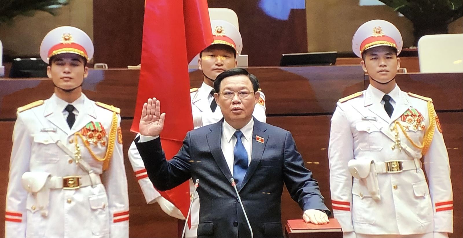 Chủ tịch Quốc hội khóa XV Vương Đình Huệ tuyên thệ nhậm chức