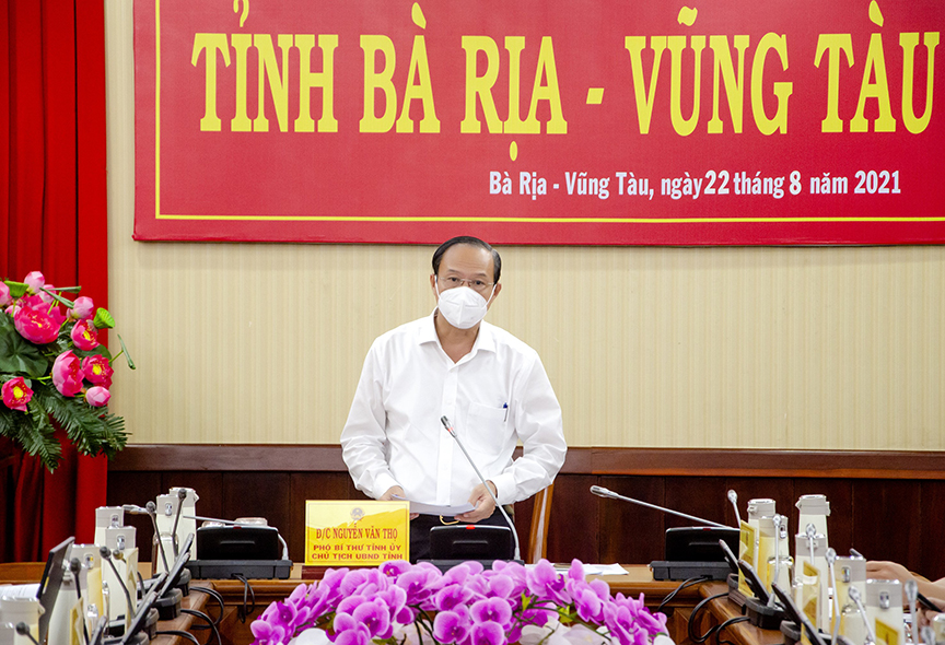 Ông Nguyễn Văn Thọ, Chủ tịch UBND tỉnh, Chỉ huy trưởng Trung tâm Chỉ huy Phòng, chống dịch COVID-19 tỉnh phát biểu kết luận cuộc họp. Ảnh: MẠNH THẮNG