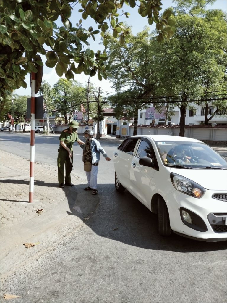 Việc được tổ công tác đưa đến bệnh viện là điều rất bất ngờ với ông Linh