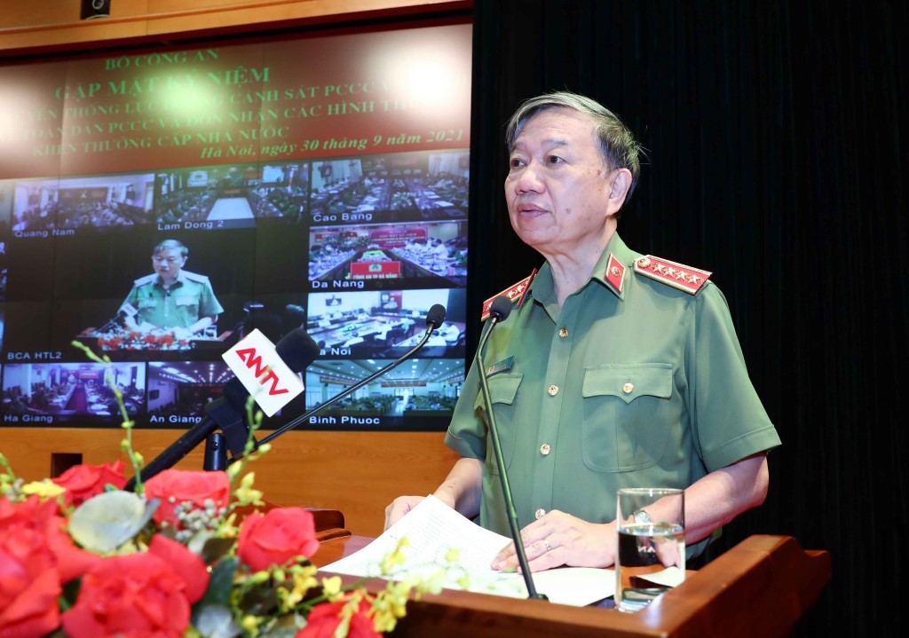 Bộ trưởng Tô Lâm phát biểu tại buổi gặp mặt. Ảnh: Minh Hiền
