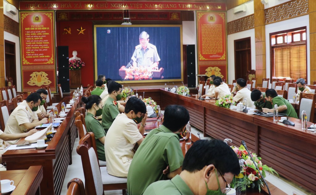 Buổi gặp mặt được tổ chức bằng hình thức trực tuyến từ Bộ Công an tới Công an các tỉnh, thành phố trực thuộc Trung ương