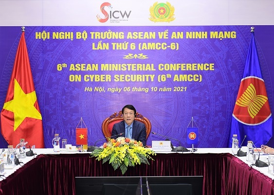 Thứ trưởng Lương Tam Quang phát biểu tại Hội nghị.