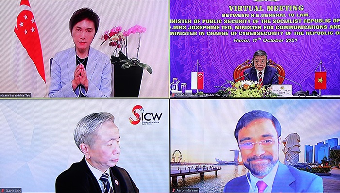 Các đại biểu tham dự cuộc họp.