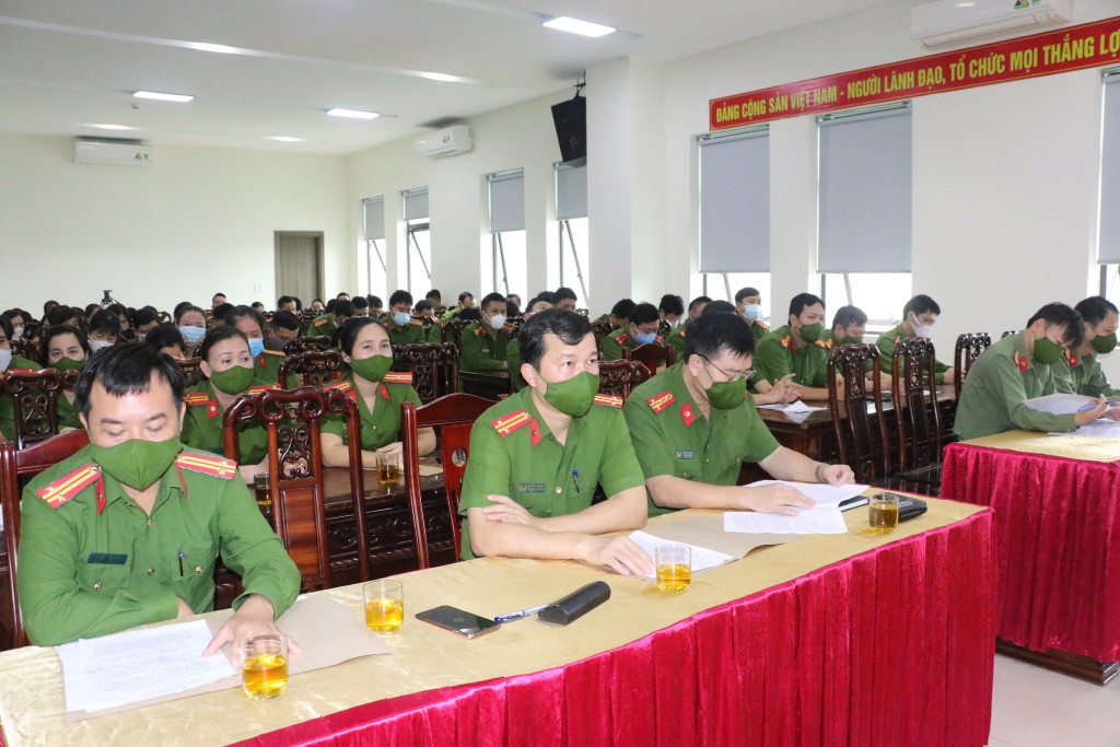 Các đại biểu dự hội nghị 