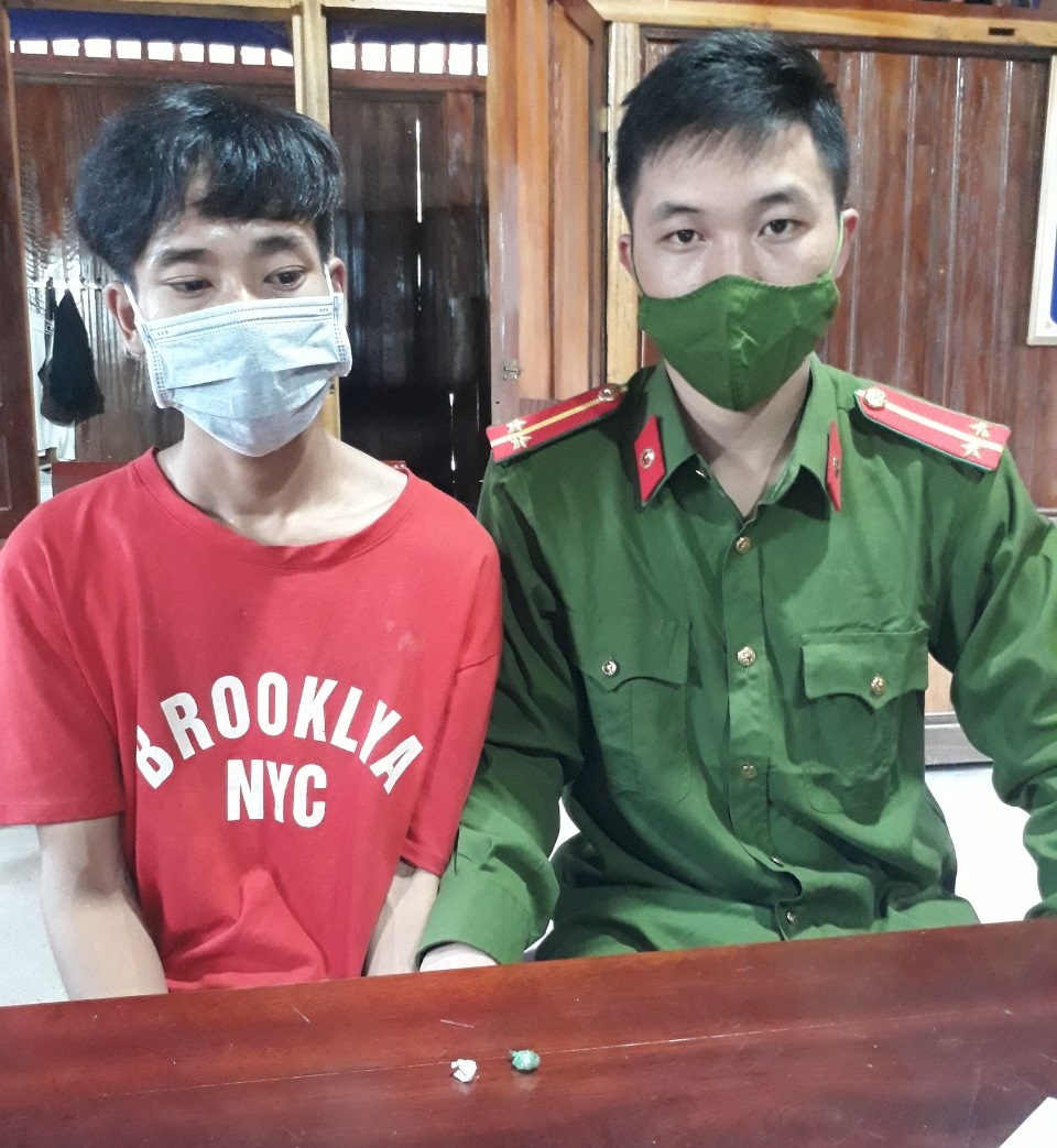 Đối tượng Moong Văn May cùng tang vật
