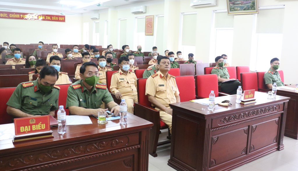 Các đại biểu và học viên tại hội nghị tập huấn