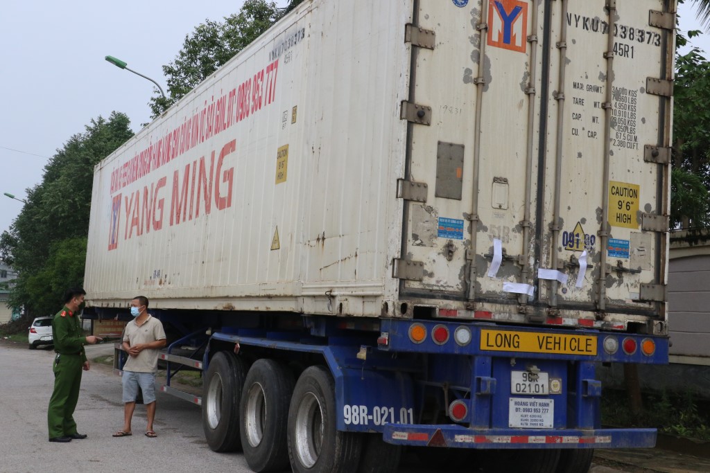 Phương tiện vận chuyển rượu ngoại nhập lậu