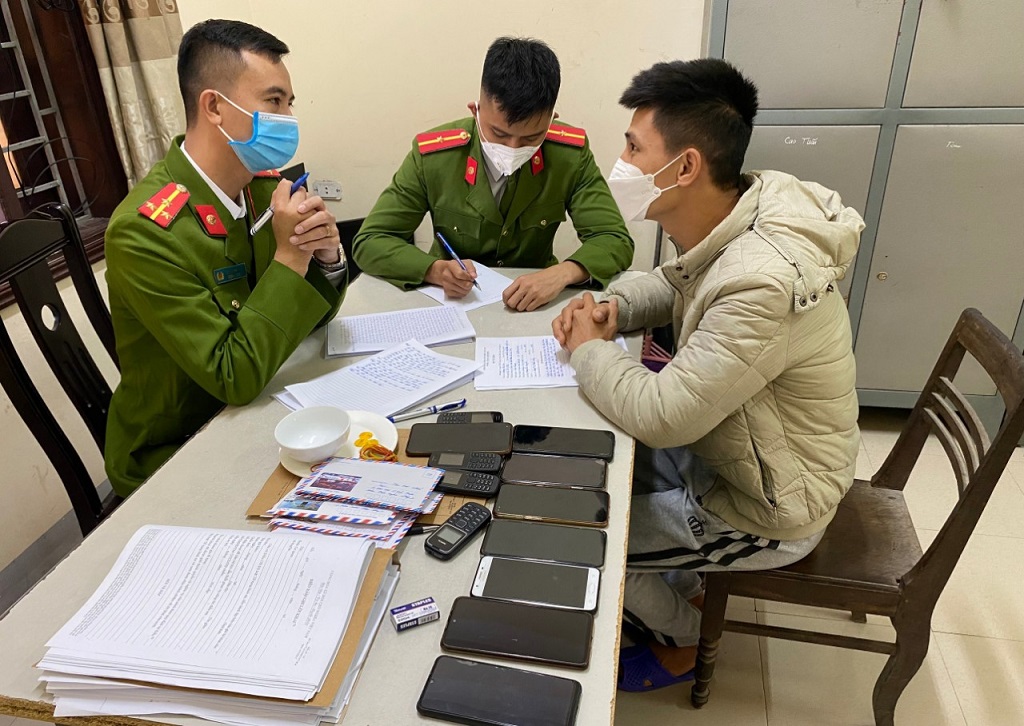 Công an huyện Diễn Châu lấy lời khai đối tượng Hoàng Văn An