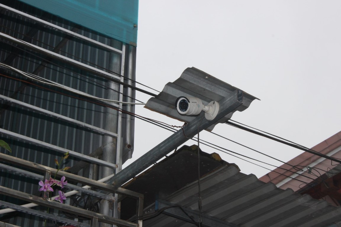 Nhà các đối tượng lắp nhiều camera để quan sát từ ngoài ngõ, Hễ có động tĩnh là các đối tượng nhanh chóng tẩu tán tang vật