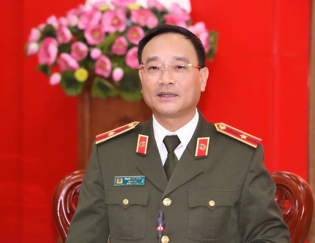 Đồng chí Thiếu tướng Phạm Thế Tùng, Ủy viên Ban Thường vụ Tỉnh ủy, Bí thư Đảng ủy, Giám đốc Công an tỉnh phát biểu tại hội nghị
