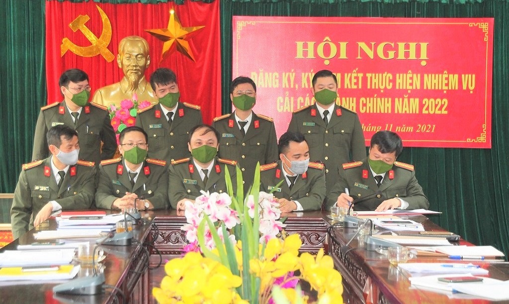 Phòng Tham mưu Công an tỉnh ký cam kết thực hiện nhiệm vụ cải cách hành chính năm 2022