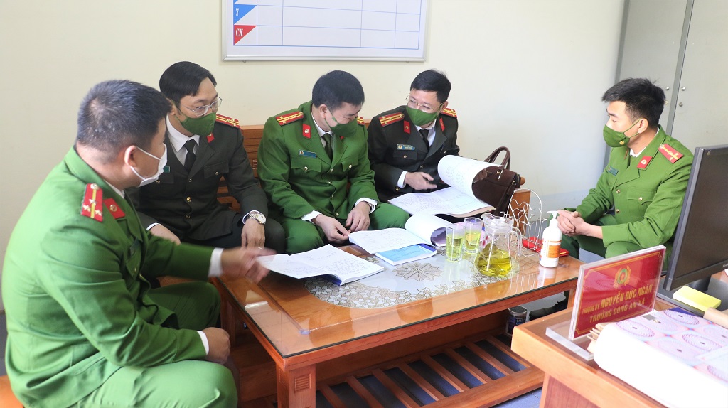 Đoàn công tác của Công an tỉnh kiểm tra tại Công an xã Quỳnh Hưng