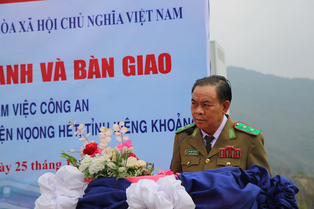 Trung tướng Thoong – Lếc Măng – Nò – Mệc, Thứ trưởng Bộ Công an Lào phát biểu tại buổi lễ