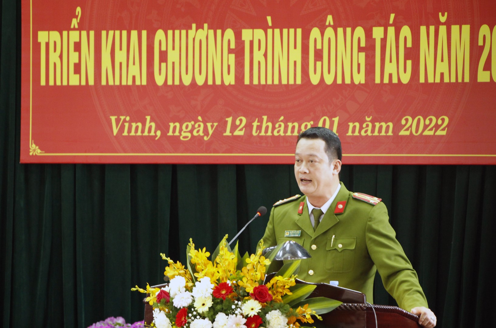 Đồng chí Thượng tá Nguyễn Đức Cường - Trưởng Công an thành phố Vinh phát động phong trào thi đua năm 2022 trong Công an thành phố Vinh