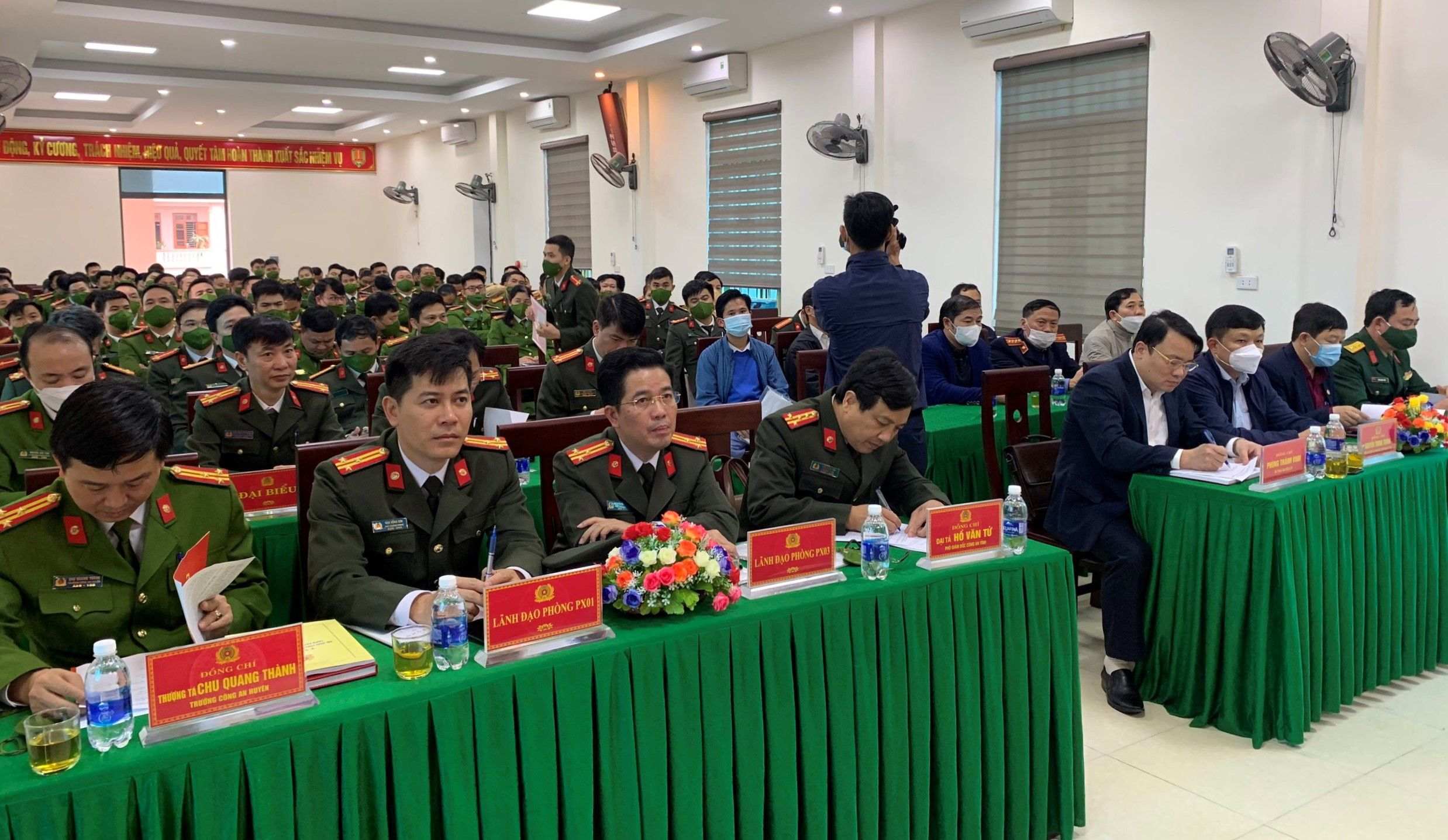 Các đại biểu dự hội nghị