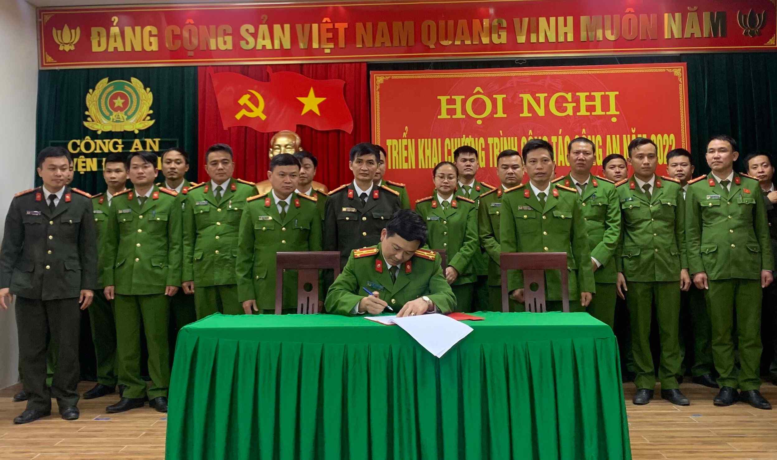 Kí cam kết thực hiện phong trào thi đua năm 2022