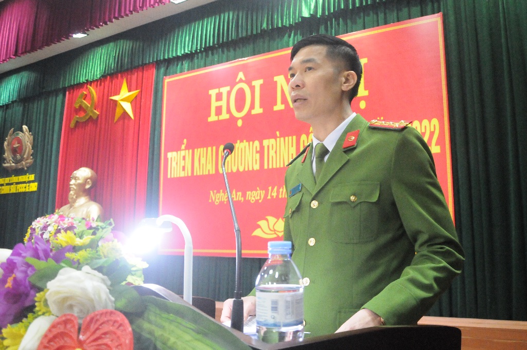Đồng chí Đại tá Cao Minh Huyền, Phó Giám đốc Công an tỉnh phát biểu chỉ đạo