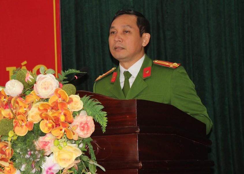 Đồng chí Thượng tá Đinh Trọng Dung, Giám thị Trại Tạm giam phát biểu tại Hội nghị