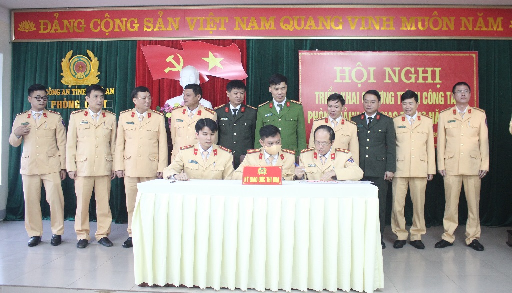 Ký cam kết thực hiện phong trào thi đua “Vì an ninh Tổ quốc” năm 2022