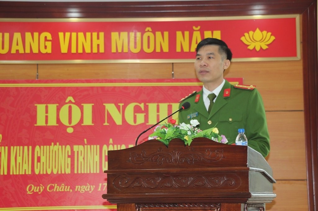 Đồng chí Đại tá Cao Minh Huyền, Phó Giám đốc Công an tỉnh phát biểu chỉ đạo tại Hội nghị