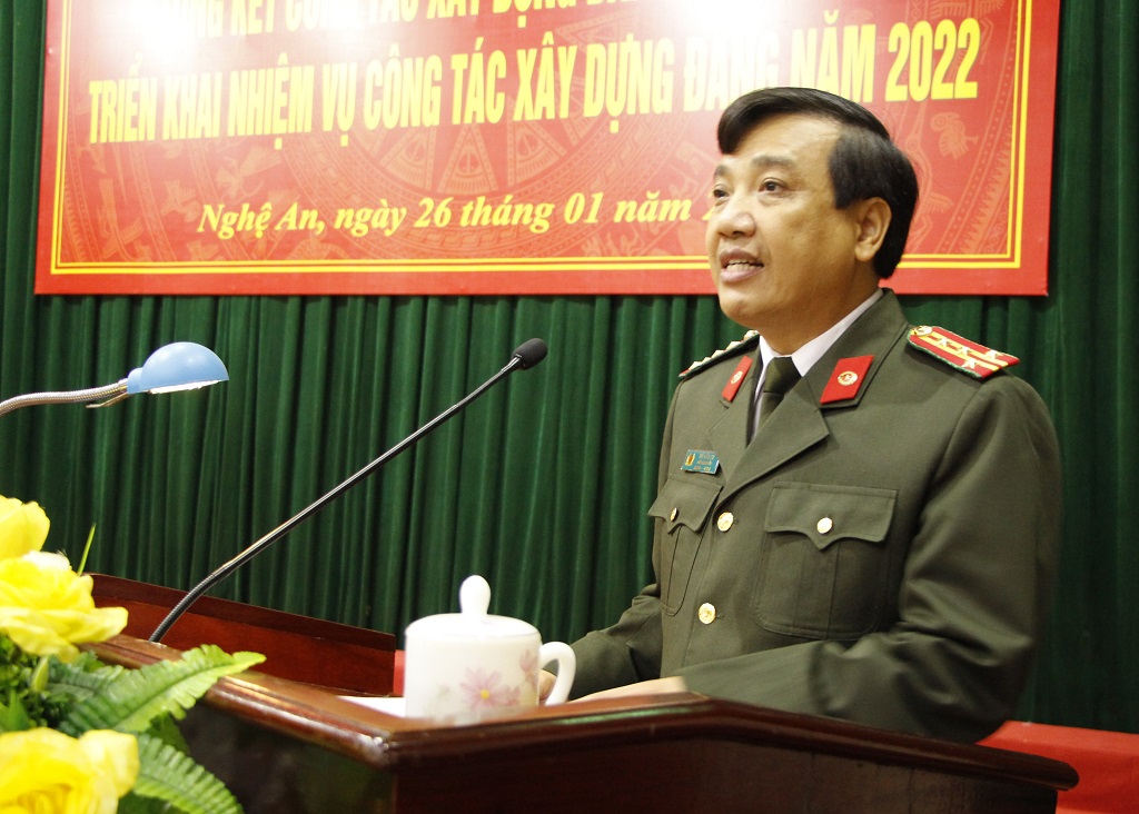 Đồng chí Đại tá Hồ Văn Tứ - Phó Bí thư Đảng ủy, Phó Giám đốc Công an tỉnh phát biểu khai mạc Hội nghị