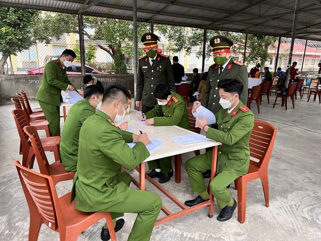 Tại Trung tâm huyết học - truyền máu Nghệ An, sáng 26/02/2022, có 30 Đoàn viên thanh niên Công an tỉnh đăng ký tham gia hiến máu
