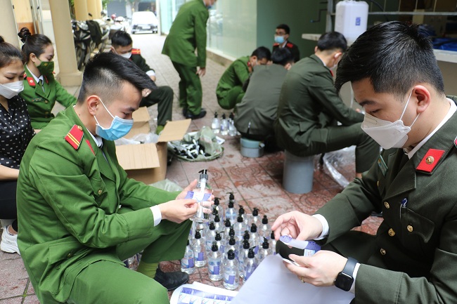 Sản xuất, đóng gói, dán nhãn kiểm định chất lượng 3.000 chai dung dịch sát khuẩn hoạt hóa điện hóa (Anolyte) để phục vụ công tác phòng chống dịch Covid-19