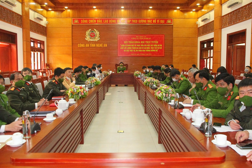 Các đại biểu tham dự Hội thảo tại điểm cầu Công an tỉnh Nghệ An