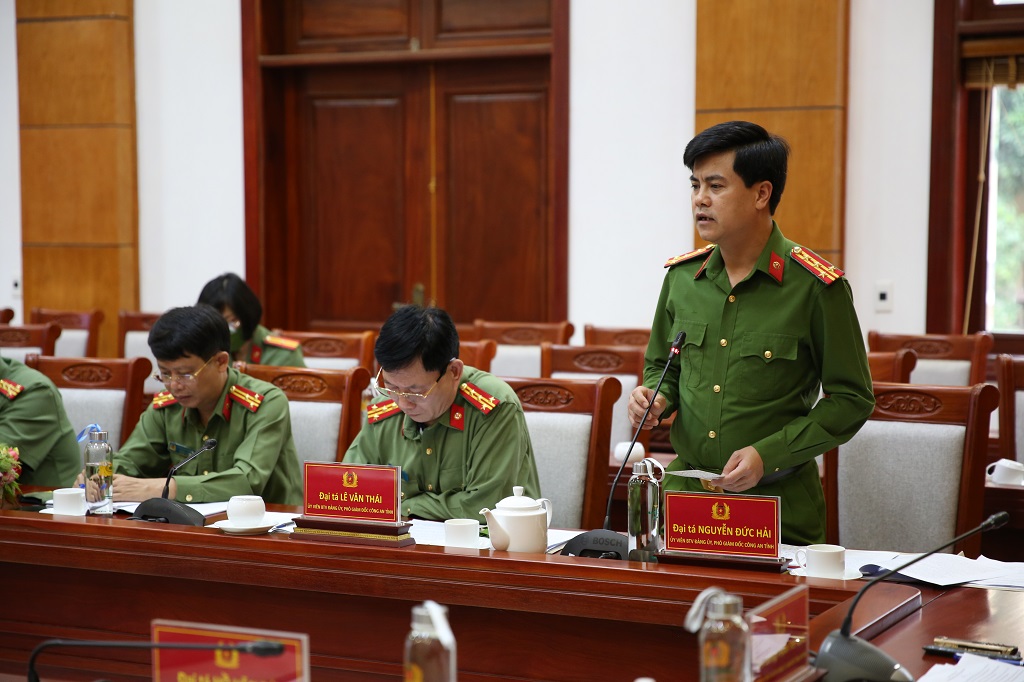 Đồng chí Đại tá Nguyễn Đức Hải, Phó Giám đốc Công an tỉnh phát biểu tại Hội nghị