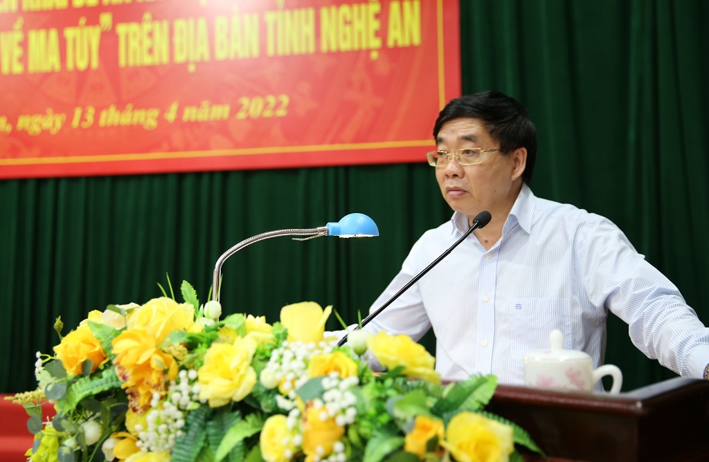 Đồng chí Nguyễn Văn Thông, Phó Bí thư thường trực Tỉnh ủy ghi nhận, đánh giá cao tinh thần chủ động, quyết tâm và sự linh hoạt, sáng tạo của Công an Nghệ An trong việc xây dựng, ban hành Đề án -	¬ ảnh: Đình Hưng