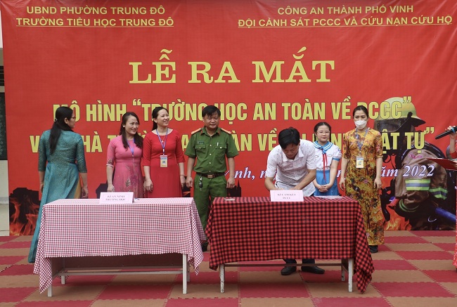 Ký cam kết an toàn phòng cháy, chữa cháy giữa các tổ chuyên môn