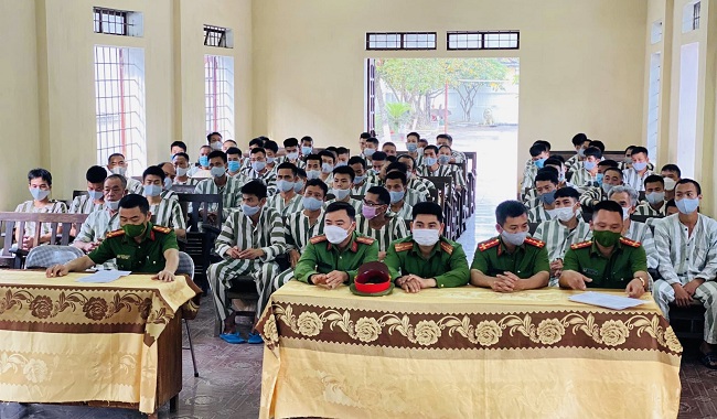 Các đại biểu tới dự