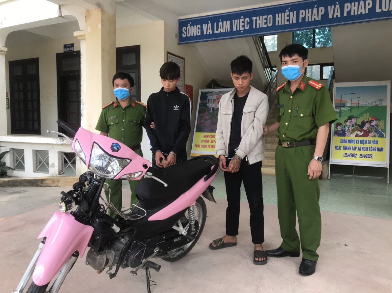 02 đối tượng bị bắt giữ tại cơ quan Công an
