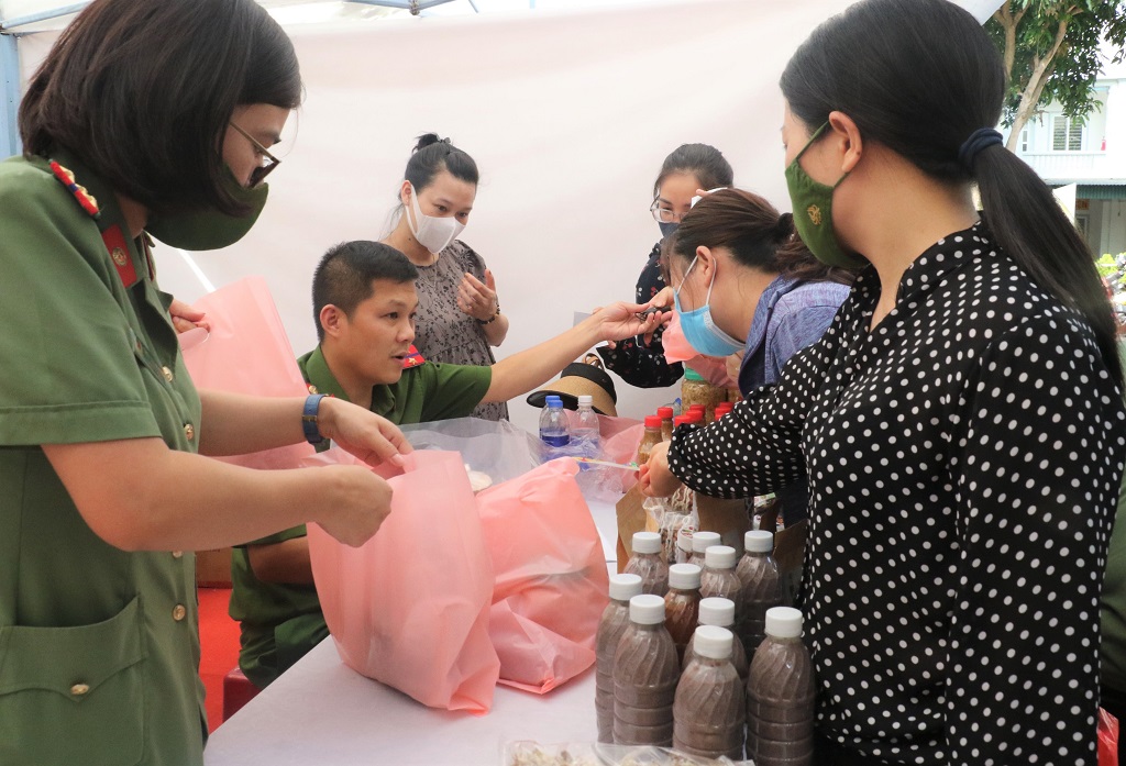 150 suất quà từ các