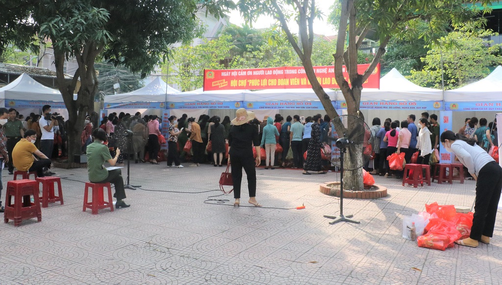 Các gian hàng 0 đồng tại Hội chợ phúc lợi cho đoàn viên và người lao động mang ý nghĩa thiết thực, nhân văn
