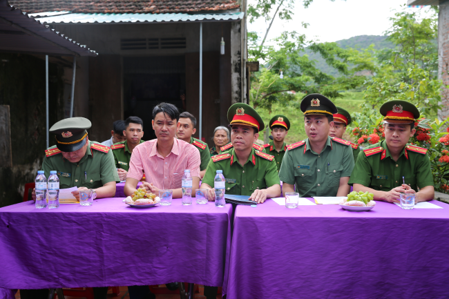 Các đại biểu tới dự