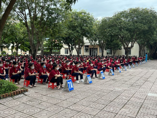 Học sinh Trường THCS Hưng Dũng tham dự lễ ra mắt mô hình
