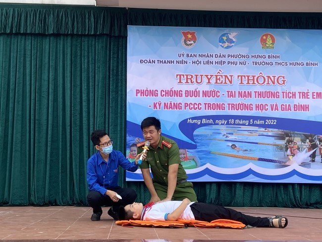 Chú trọng hướng dẫn thực hành cho các em học sinh