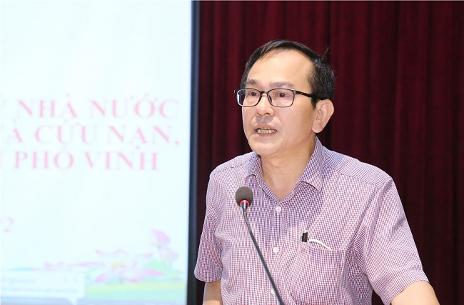 Ông Trần Quang Lâm, Phó Chủ tịch UBND thành phố Vinh phát biểu tại Hội nghị
