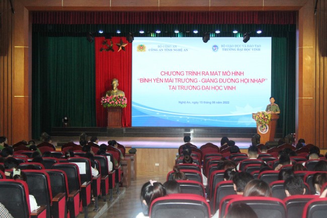 Toàn cảnh buổi ra mắt