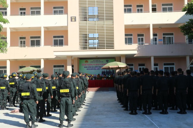 Toàn cảnh buổi bế giảng