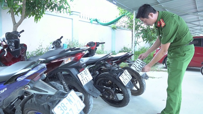 04 chiếc xe mô tô dùng để trộm chó (có gắn biển giả)