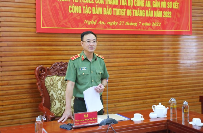 Đồng chí Thiếu tướng Phạm Thế Tùng, Giám đốc Công an tỉnh phát biểu chỉ đạo