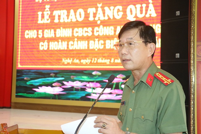 Đồng chí Đại tá Lê Văn Thái, Phó Giám đốc Công an tỉnh Nghệ An trân trọng cảm ơn những tình cảm tốt đẹp mà Bộ Tư lệnh Cảnh vệ dành cho Công an tỉnh Nghệ An