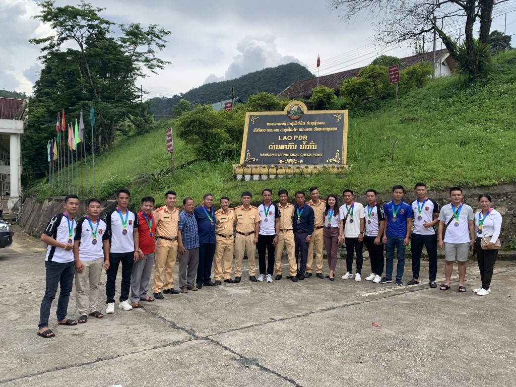  Dẫn đoàn Tỉnh trưởng, Ban Giám đốc Công an tỉnh Xiêng Khoảng về Cửa khẩu Nậm Cắn, Kỳ Sơn