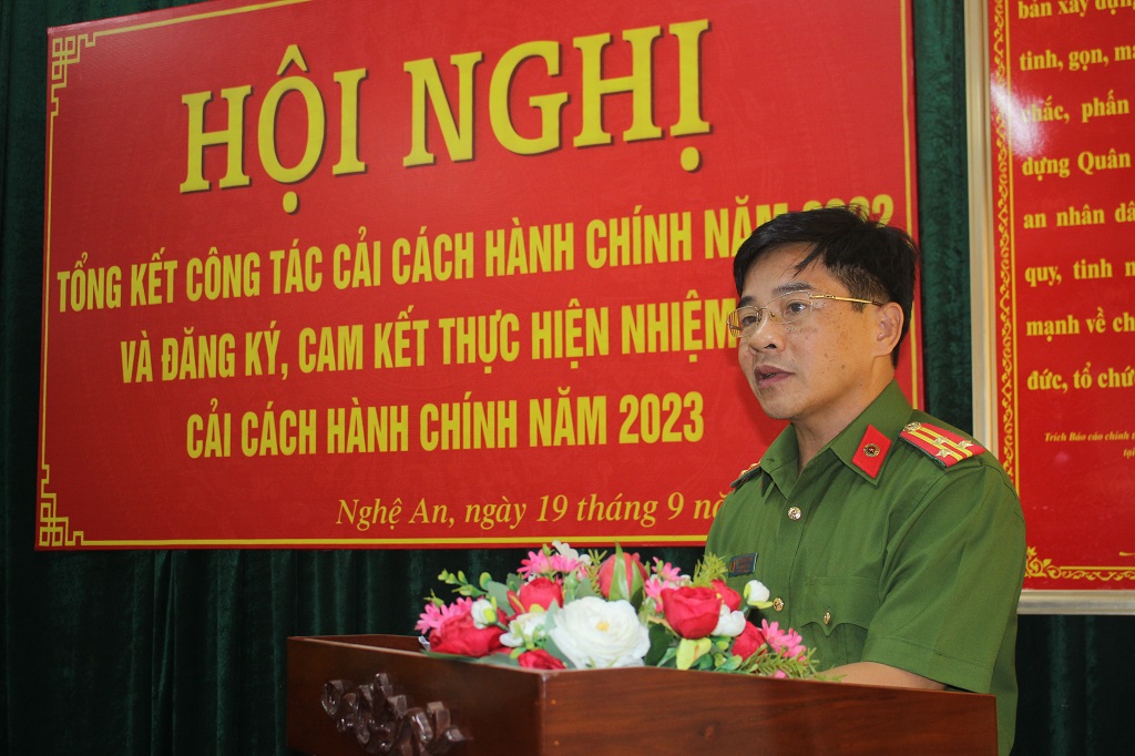Lãnh đạo Phòng Cảnh sát Thi hành án hình sự và hỗ trợ tư pháp phát biểu tại Hội nghị