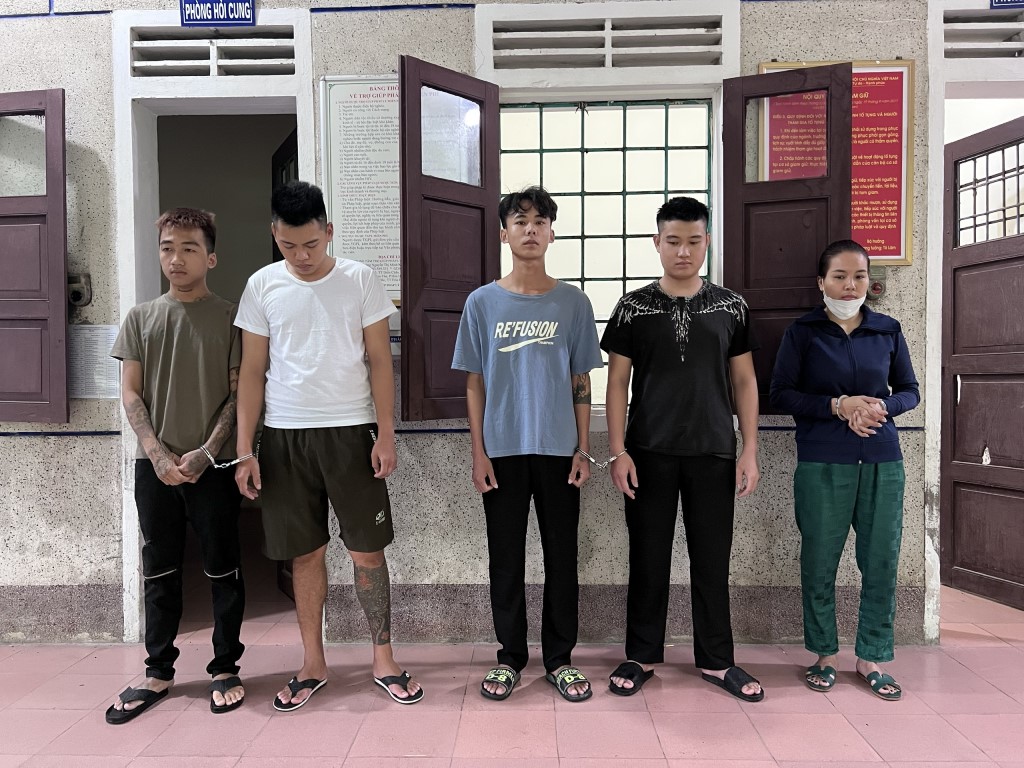 05 đối tượng đi 