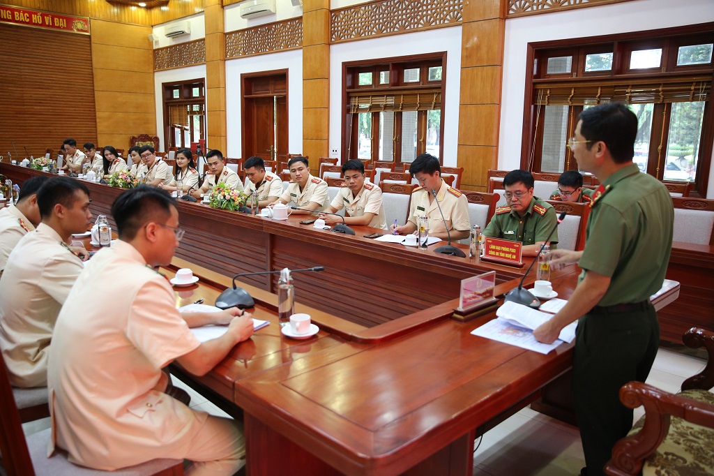 Các đại biểu dự buổi gặp mặt